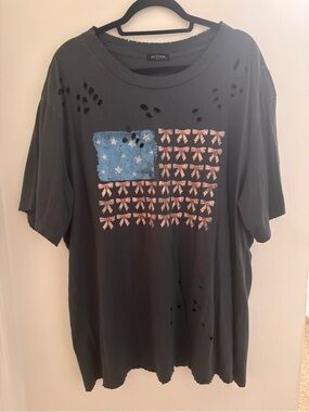 Zutter Women’s Distressed Flag Graphic T‑Shirt